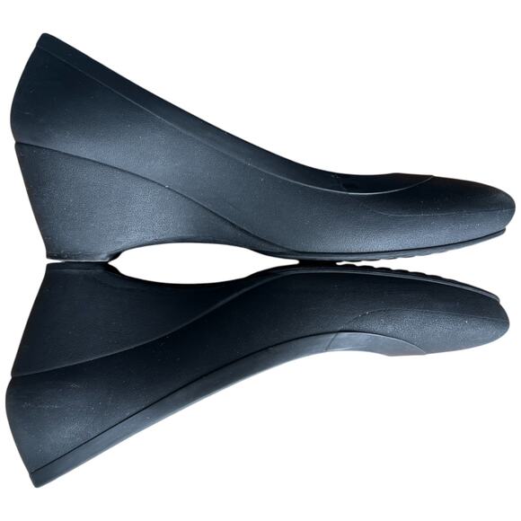 Crocs Lina Women's 7 Size Down For Half Size Black Pump Wedge Heel Dual Comfort - Picture 9 of 14